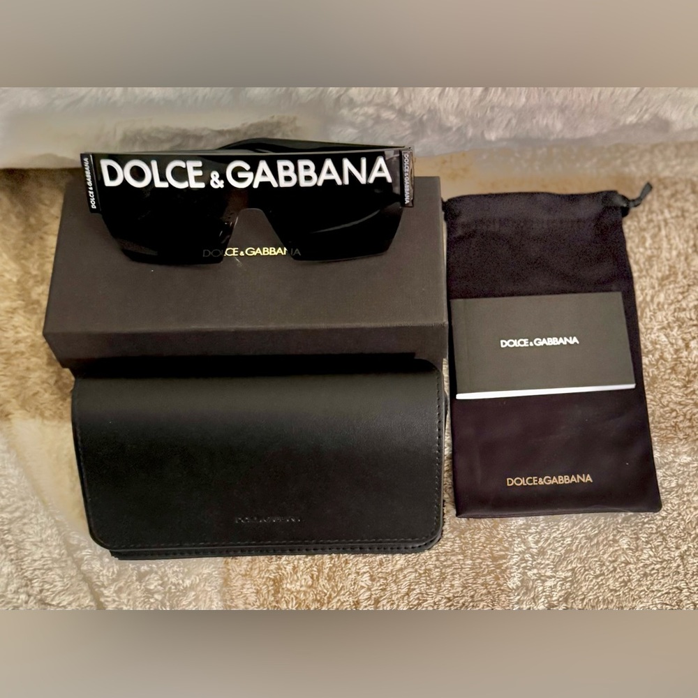 NWOT Dolce & Gabbana Sunglasses (FULL INCLUSION)
